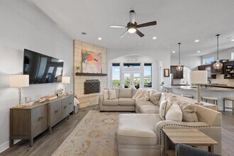 5001 Buchanan Draw Rd in Austin, TX - Building Photo - Building Photo