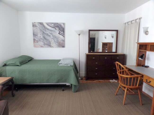 34 Capen St, Unit 2