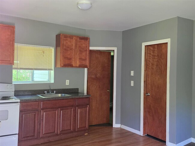 14 Orange Ln in Liberty, NY - Foto de edificio - Building Photo