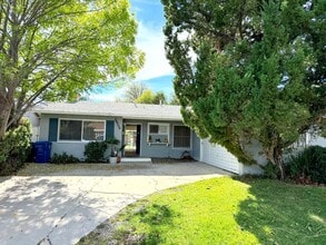 24006 Archwood St in Los Angeles, CA - Building Photo - Building Photo