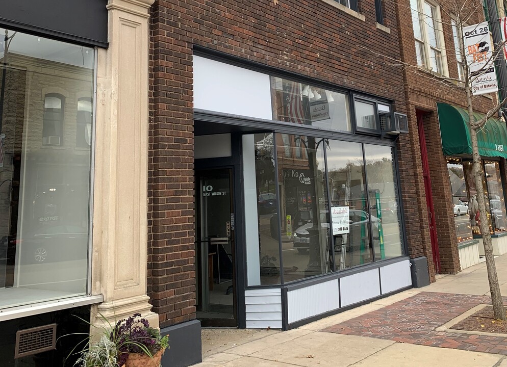 10 E Wilson, in Batavia, IL - Building Photo