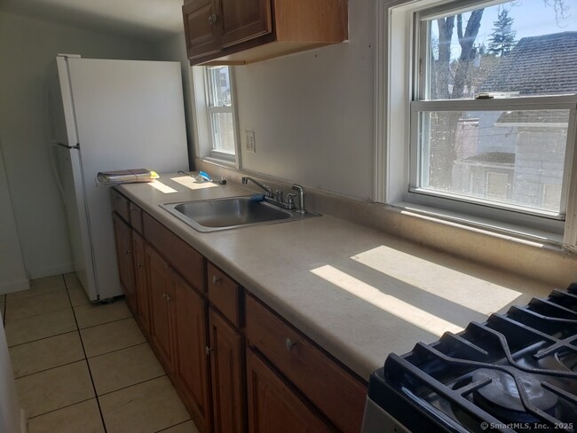 1606 Baldwin St in Waterbury, CT - Building Photo - Building Photo