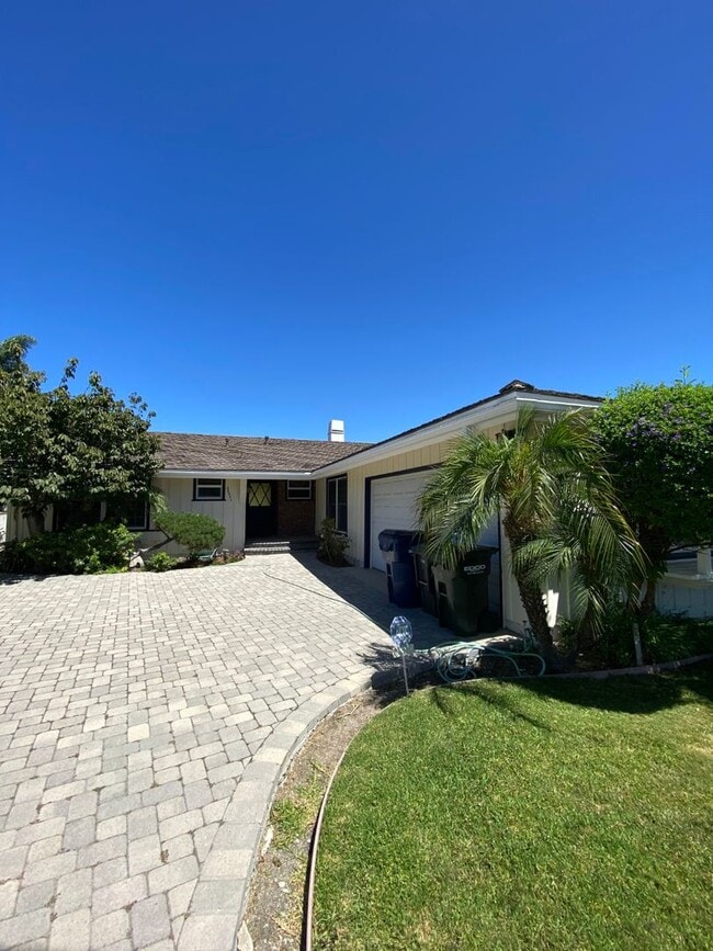 26621 Lightfoot Pl in Rancho Palos Verdes, CA - Building Photo - Building Photo