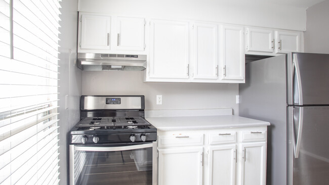 Stone Ridge Apartments in Portsmouth, VA - Foto de edificio - Interior Photo
