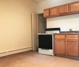 6418 University Ave, Unit 16 in Middleton, WI - Building Photo - Building Photo