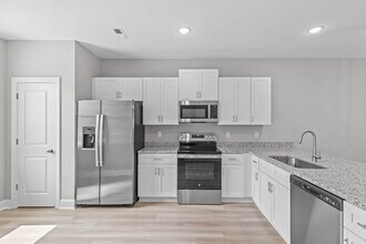 327 Starfish Ln in North Topsail Beach, NC - Building Photo - Building Photo