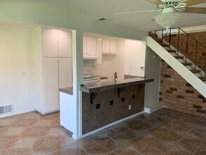 2412 Plata Ct in Santa Rosa, CA - Foto de edificio - Building Photo