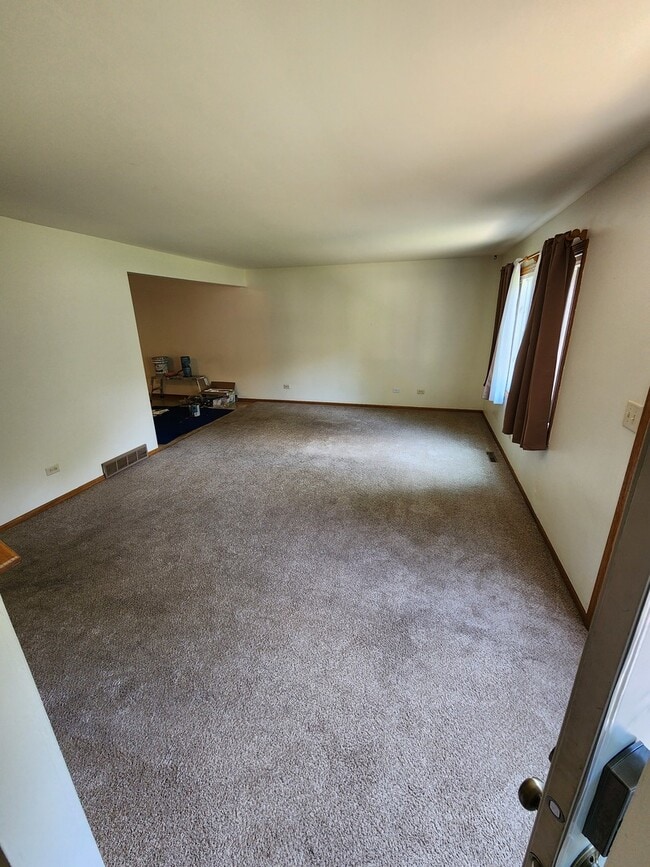 765 Washington St in Woodstock, IL - Building Photo - Building Photo