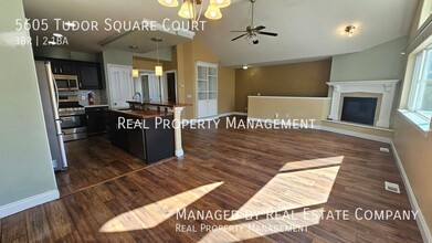 5605 Tudor Square Ct in Anchorage, AK - Building Photo - Building Photo
