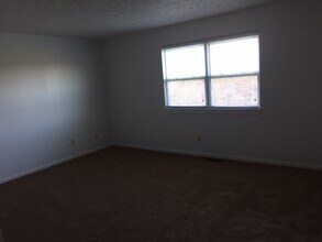 11023 Essen Ct in Indianapolis, IN - Building Photo - Building Photo