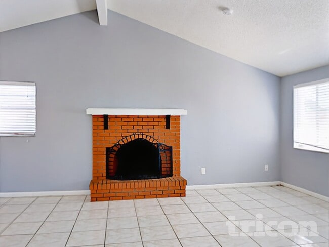 8235 Donaldson Dr in Tampa, FL - Building Photo - Building Photo