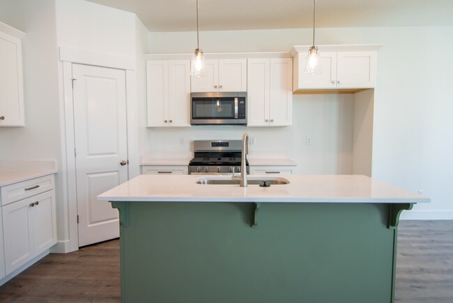 2833 Red Velvet Ln in Saratoga Springs, UT - Building Photo - Building Photo