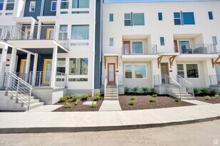 570 Sego Wy in Farmington, UT - Building Photo