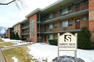 Salem Lane Apartments in Arlington Heights, IL - Building Photo - Building Photo