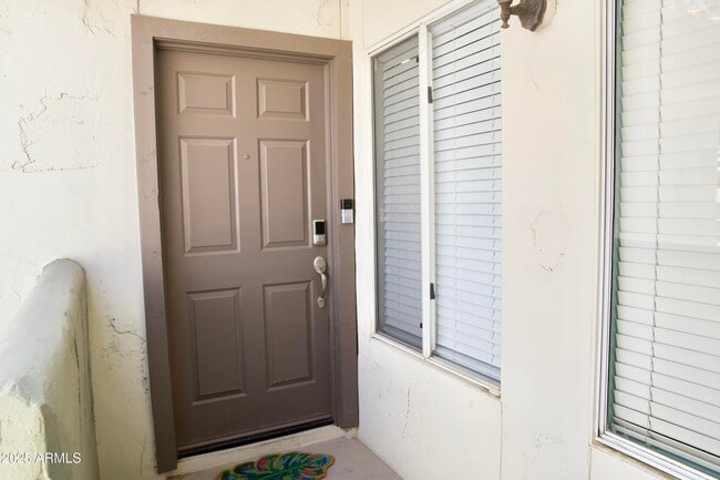 1825 W Ray Rd in Chandler, AZ - Foto de edificio - Building Photo