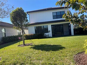 4490 Gramercy Dr in Oakland Park, FL - Building Photo - Building Photo