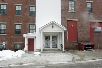 Wyandotte Falls Apartments in Rochester, NH - Building Photo - Building Photo