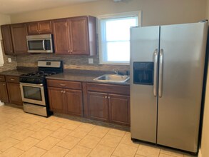 609 Cambridge St in Worcester, MA - Foto de edificio - Building Photo