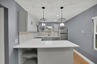 13333 Challaburton Dr in Farmers Branch, TX - Building Photo - Building Photo
