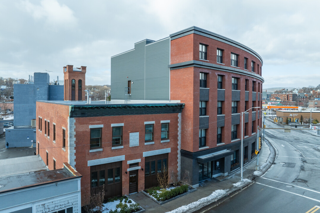 Moran Square in Fitchburg, MA - Foto de edificio