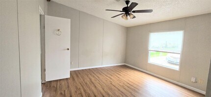 16885 W Lynbrook in Montgomery, TX - Building Photo - Building Photo