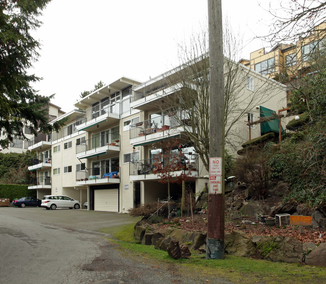 4500 Palatine Ave N in Seattle, WA - Foto de edificio - Building Photo