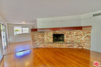 23431 Clarendon St in Los Angeles, CA - Building Photo - Building Photo