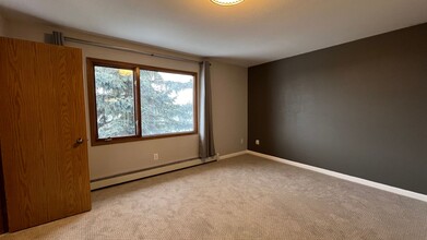 661 King Arthur Cir in Anchorage, AK - Building Photo - Building Photo
