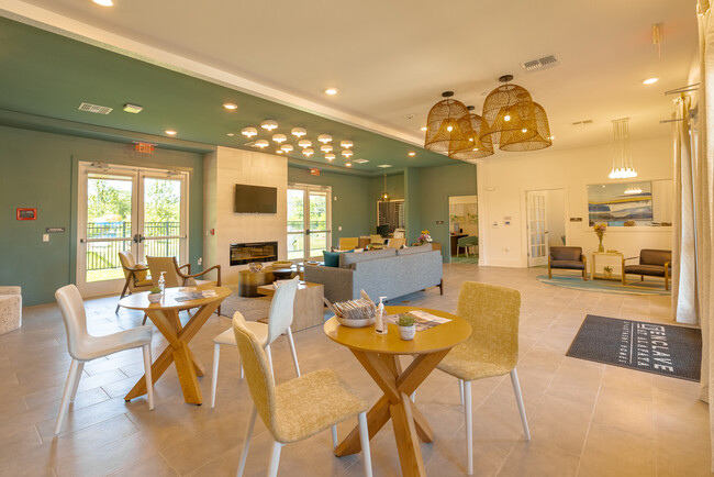 Enclave at Alafaya in Oviedo, FL - Building Photo - Building Photo