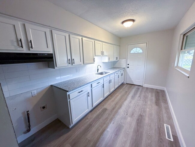 1236 Grovewood Dr in Columbus, OH - Building Photo - Building Photo