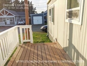 302 SE Neptune Ave in Lincoln City, OR - Building Photo - Building Photo