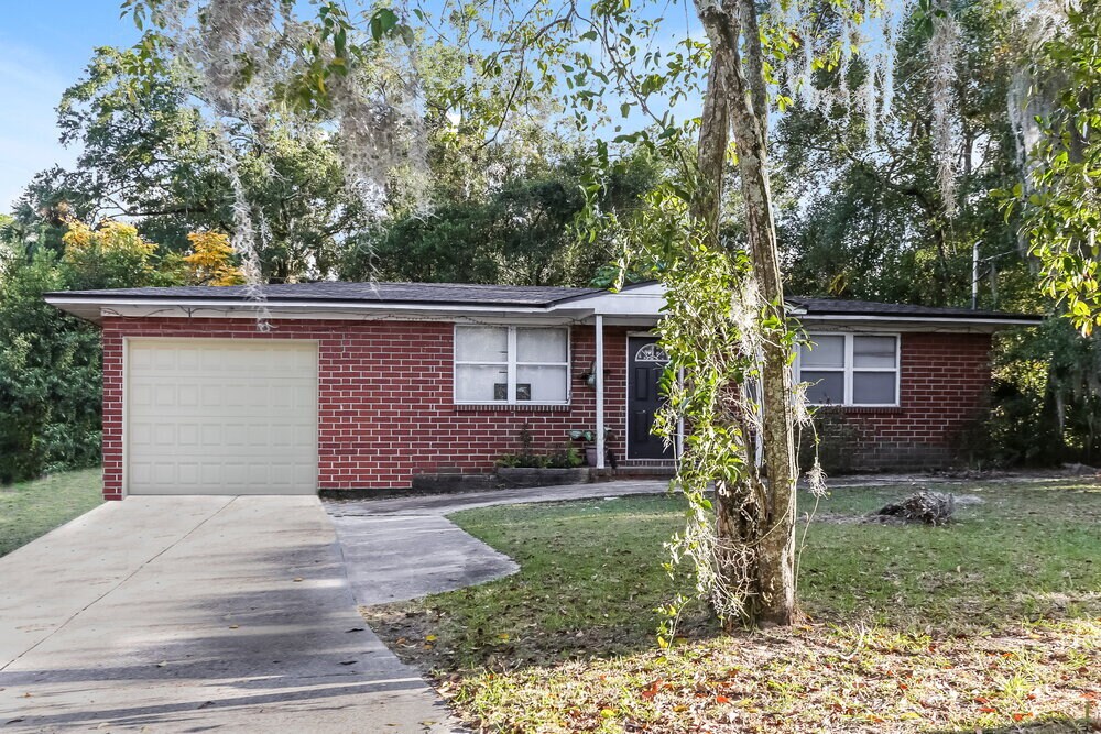 908 Deerwood Cir S in Jacksonville, FL - Building Photo