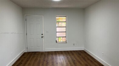 2929 NW 22nd Ct in Miami, FL - Building Photo - Building Photo