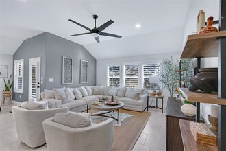 2291 Oak Run Pkwy in New Braunfels, TX - Building Photo - Building Photo