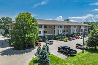 Southview Senior Apartments in Des Moines, IA - Building Photo - Primary Photo