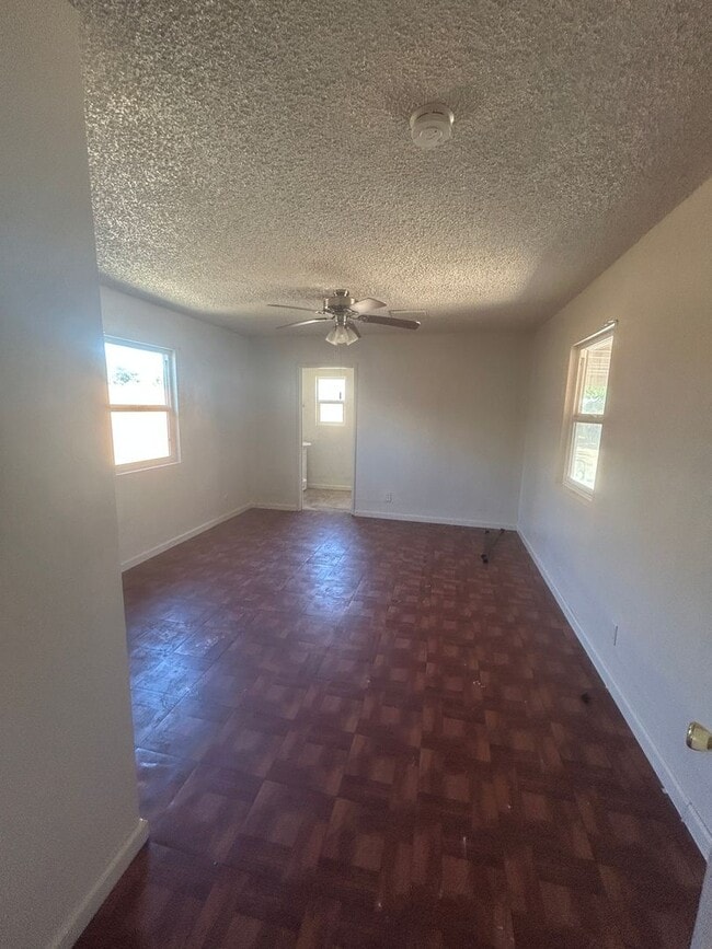 10841 Jensen St in Armona, CA - Building Photo - Building Photo