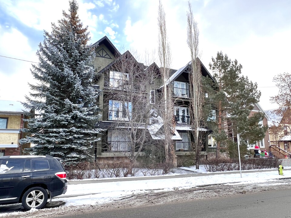 1606 4 St NW in Calgary, AB - Building Photo