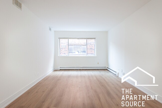 544 W Melrose St in Chicago, IL - Foto de edificio - Building Photo