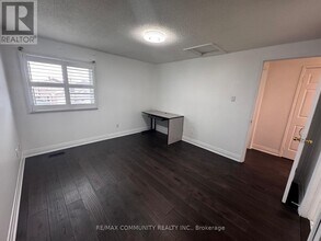 30 Dellano St in Markham, ON - Building Photo - Building Photo