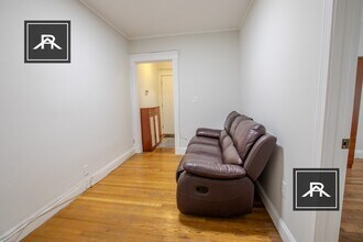 28 Quint Ave, Unit 18 in Boston, MA - Foto de edificio - Building Photo