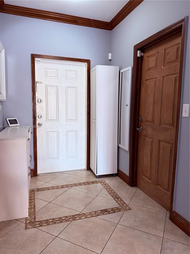 1055 NE 85th St in El Portal, FL - Building Photo - Building Photo