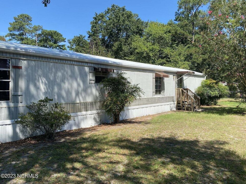 516 Greenwood Rd in Richlands, NC - Building Photo