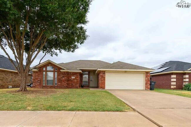 property at 2 Libby Ct