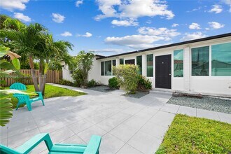 1711 Funston St in Hollywood, FL - Building Photo - Building Photo