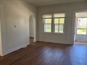 503 W 5th Ave in Oshkosh, WI - Building Photo - Building Photo