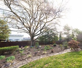 421 Kahrs Ave in Pleasant Hill, CA - Foto de edificio - Building Photo