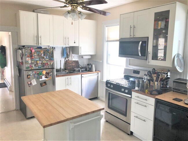 12 Sumner Ave, Unit 12