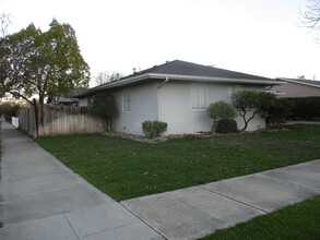 7690 Dowdy St in Gilroy, CA - Building Photo - Building Photo