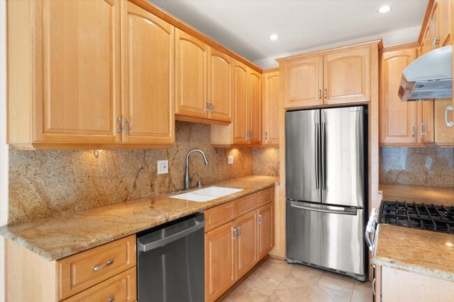 property at 15153 Burbank Blvd