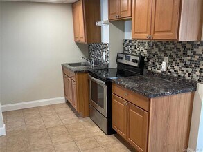 109 E Main St in Smithtown, NY - Building Photo - Building Photo